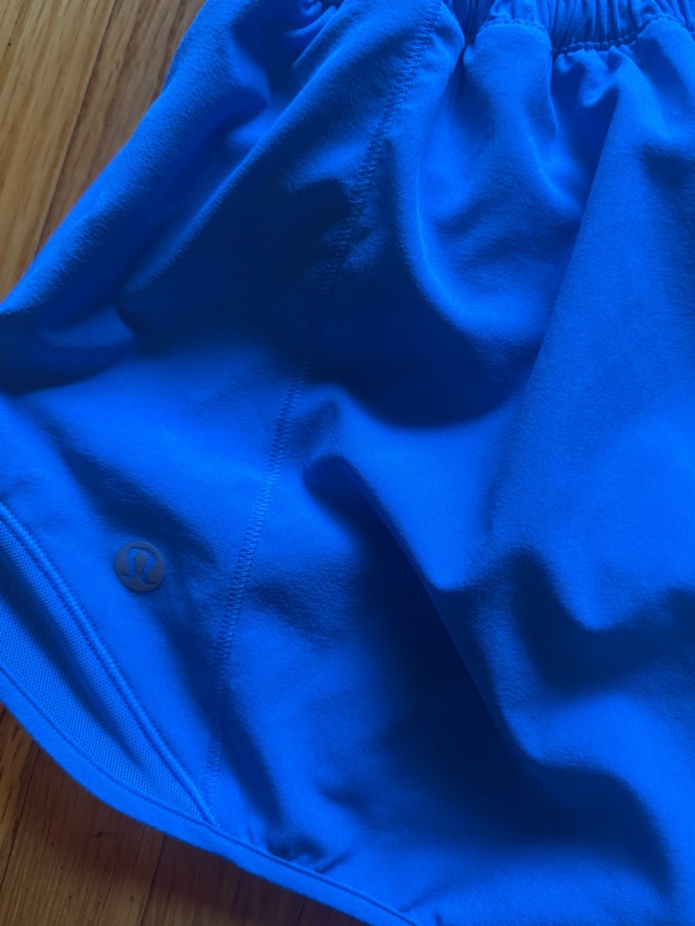 lululemon athletica Women's Hotty Hot low rise shorts - Royal Blue - Picture 5 of 5